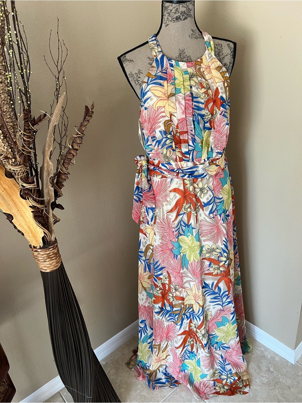 NWOT -Tropical Halter Maxi Dress - Multicolor Floral